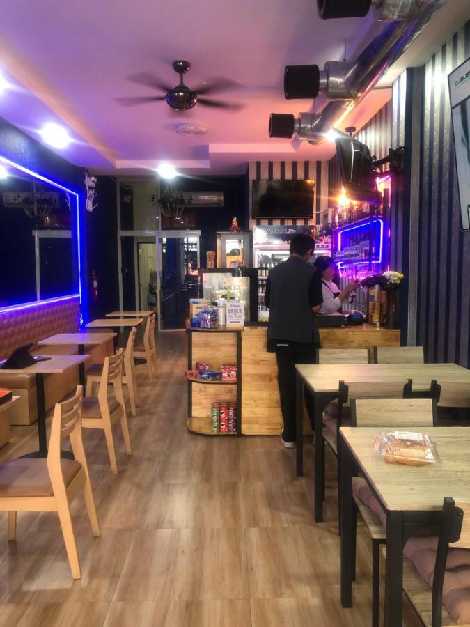Bonkers Guesthouse Pattaya Exterior foto