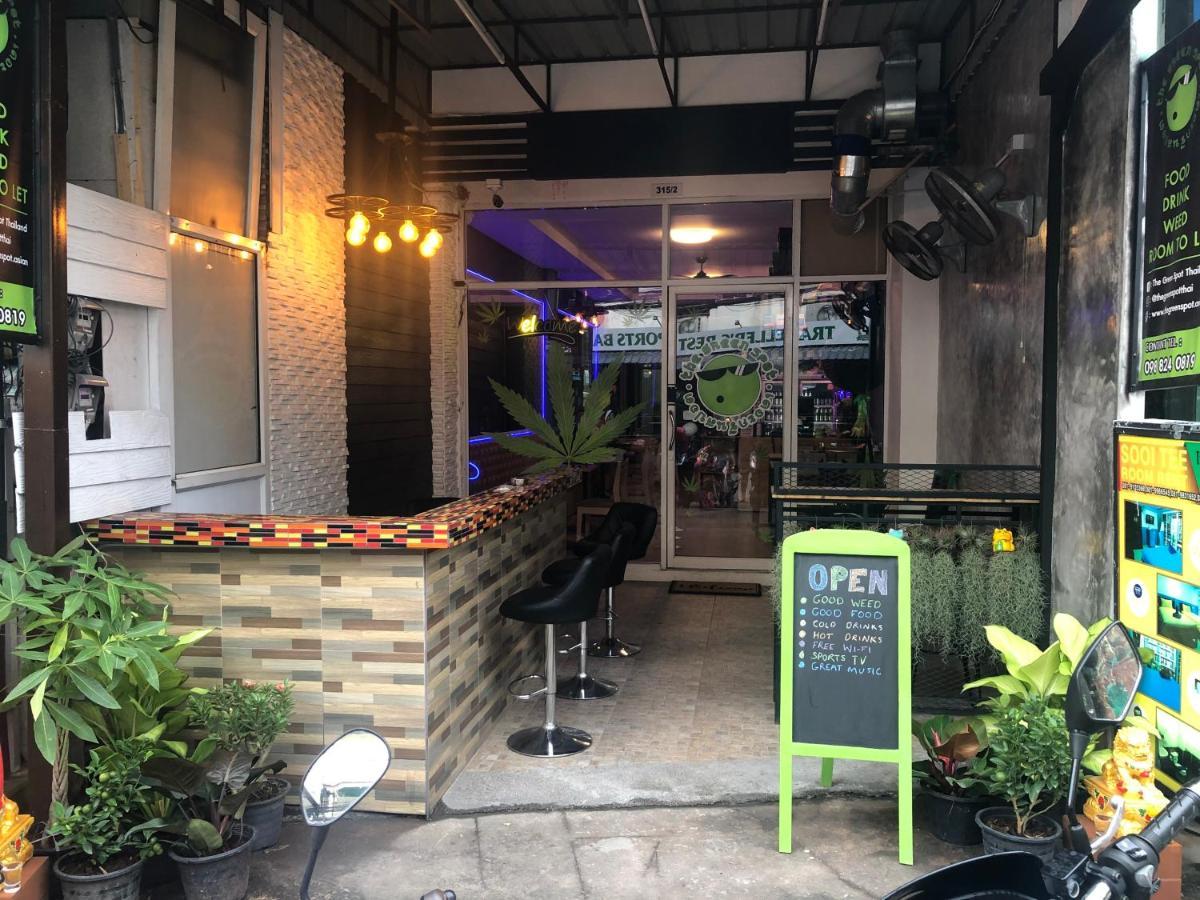 Bonkers Guesthouse Pattaya Exterior foto